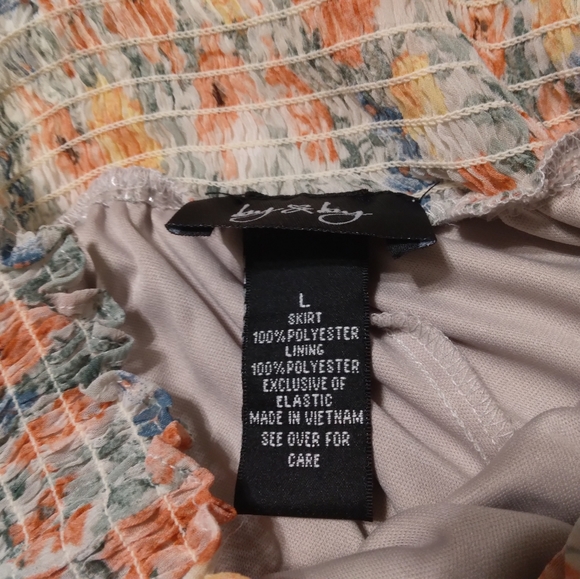 Floral Skirt - Picture 3 of 3